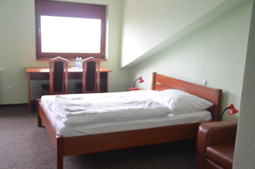 Hotel Tenis Chrzastowice Room photo
